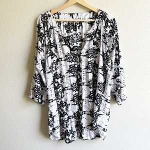 Soft Surroundings Black & White Print Button Up Vneck Blouse Size Small
